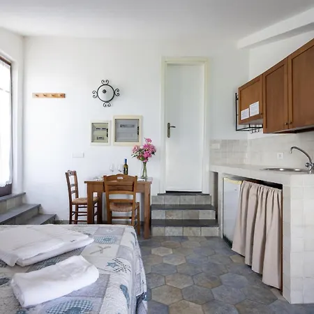 Aparthotel Il Borgo Di Campi Riomaggiore