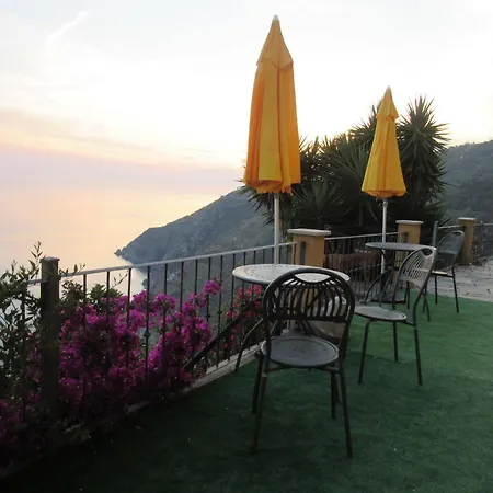 Il Borgo Di Campi Aparthotel 2*