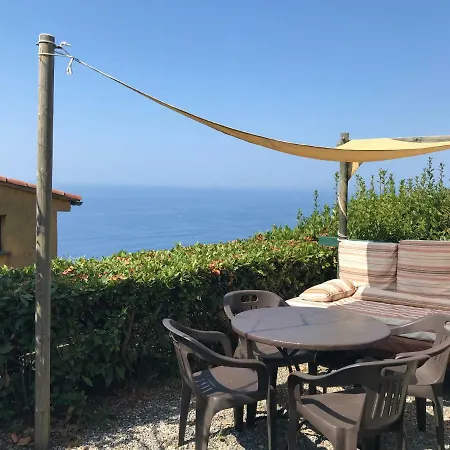Il Borgo Di Campi Aparthotel 2*