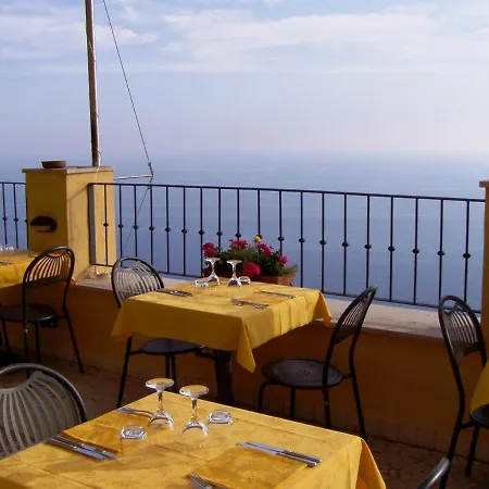 Il Borgo Di Campi Hotel apartamentowy 2*