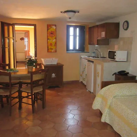 Il Borgo Di Campi Hotel apartamentowy