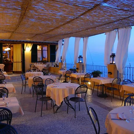 Hotel apartamentowy Il Borgo Di Campi 2*
